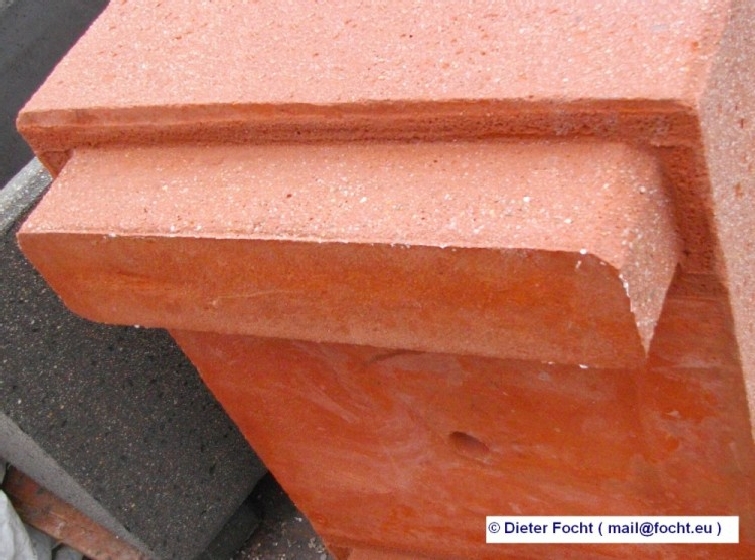 Detail - Angegossene F&uuml;&szlig;e