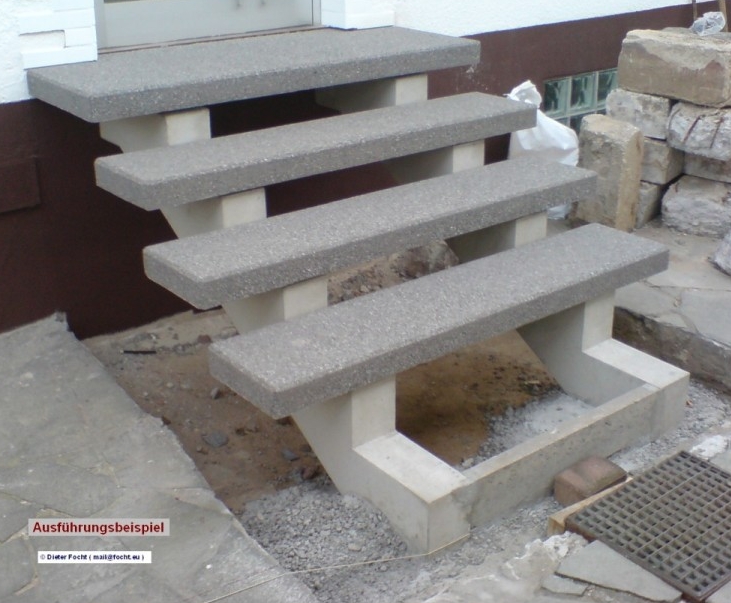 Freitragende Treppe Granit - Beton Ausf&uuml;hrungsbeispiel